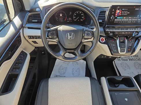 Certified 2025 Honda Odyssey Elite image 13
