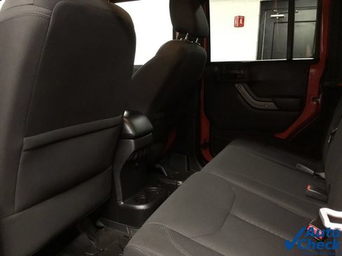 Used 2015 Jeep Wrangler Unlimited Sport w/ Quick Order Package 24S AWD/4WD image 30