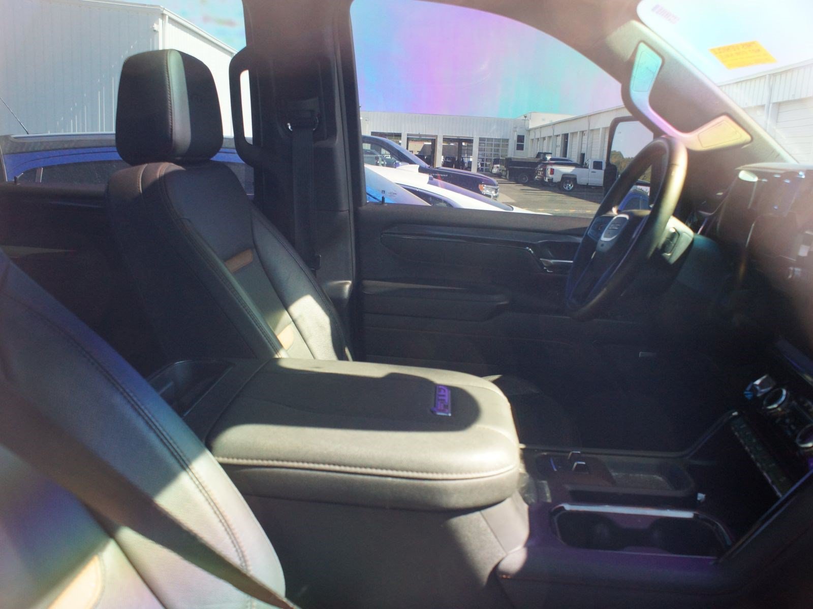 Used 2024 GMC Sierra 2500 AT4 w/ AT4 Premium Plus Package AWD/4WD image 4