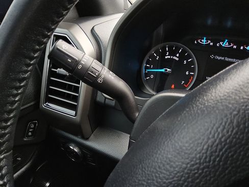 Used 2019 Ford Expedition XLT w/ Equipment Group 201A RWD image 28
