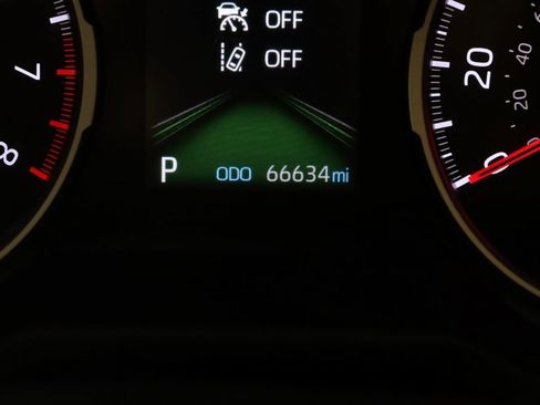 Used 2021 Toyota RAV4 XLE image 31