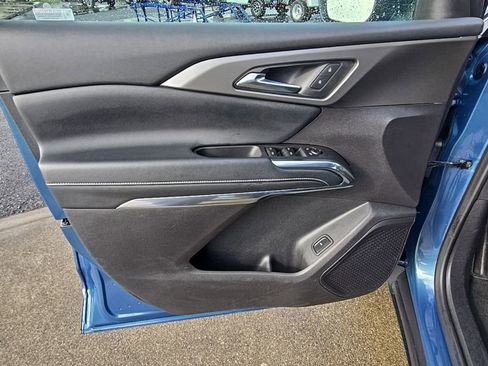 Used 2025 Chevrolet Traverse LT image 21