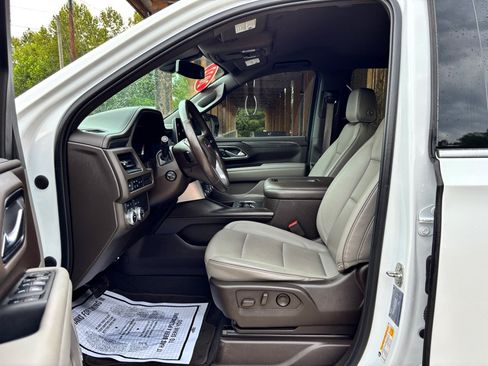 Used 2022 GMC Yukon SLT w/ SLT Luxury Package AWD/4WD image 14