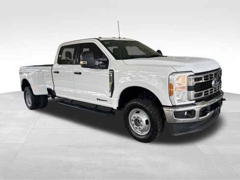 Used 2024 Ford F350 XLT w/ FX4 Off-Road Package AWD/4WD image 2