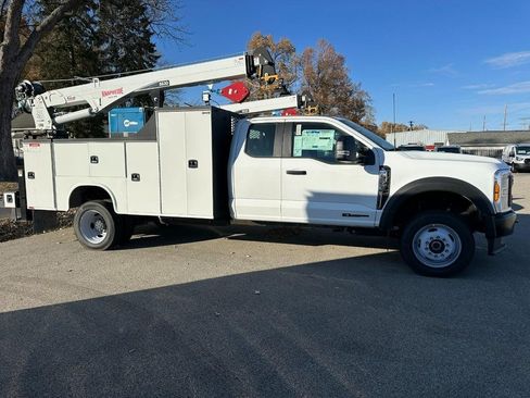 New 2024 Ford F550 4x4 SuperCab Super Duty image 2