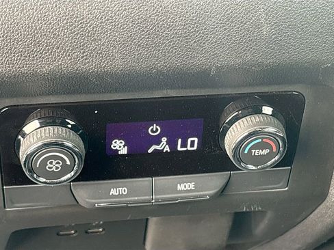Used 2025 Chevrolet Traverse Z71 w/ Enhanced Driving Package AWD/4WD image 26