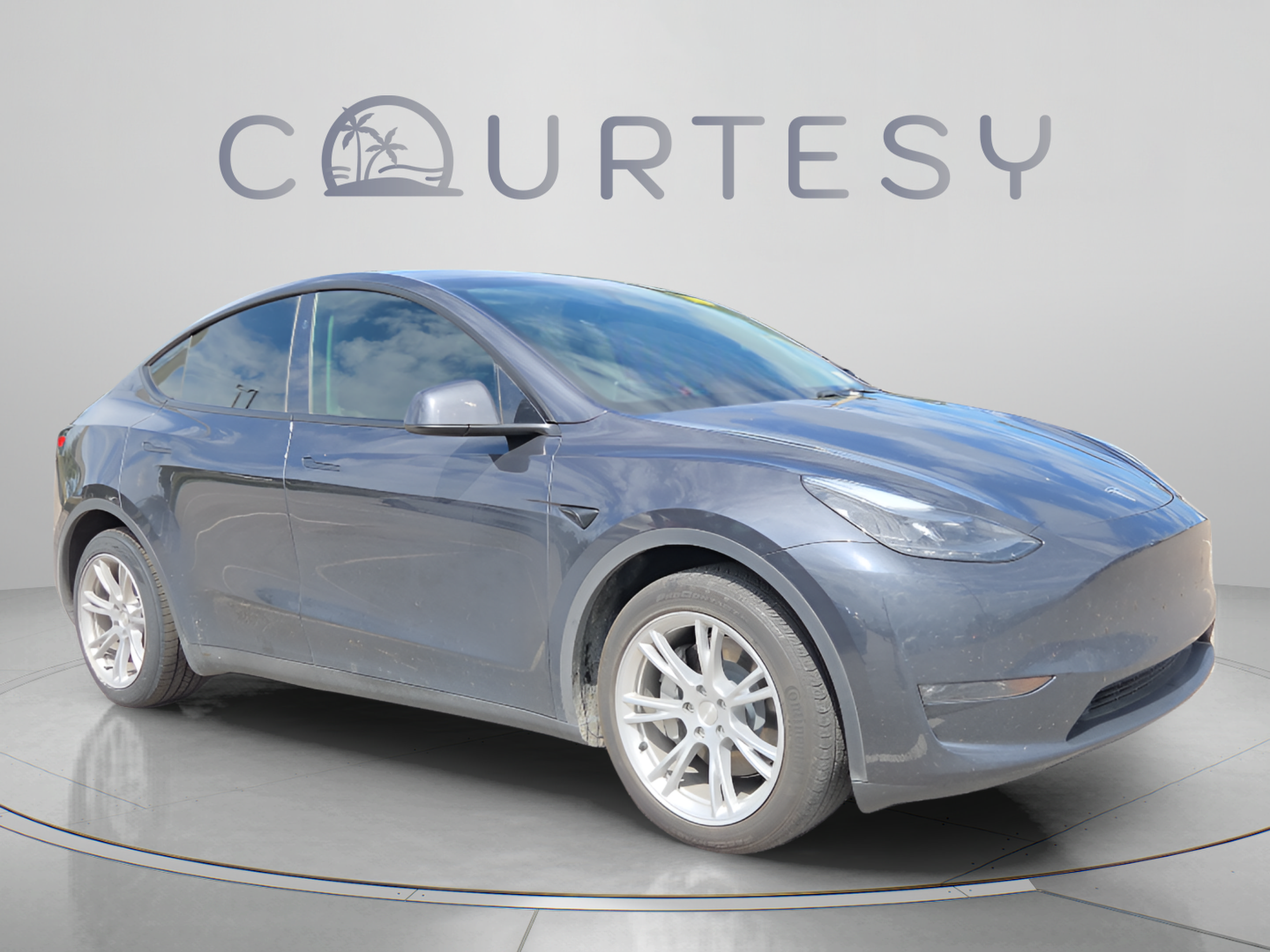 Used 2024 Tesla Model Y Long Range AWD/4WD image 4