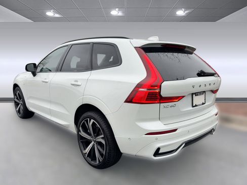 Certified 2025 Volvo XC60 T8 Ultra w/ Climate Package image 3