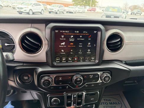 Used 2021 Jeep Wrangler Unlimited Sahara image 28