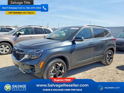 Used 2025 Kia Seltos EX