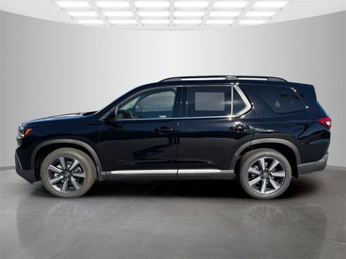 New 2025 Honda Pilot Touring image 3