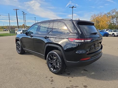 New 2025 Jeep Grand Cherokee Limited image 5