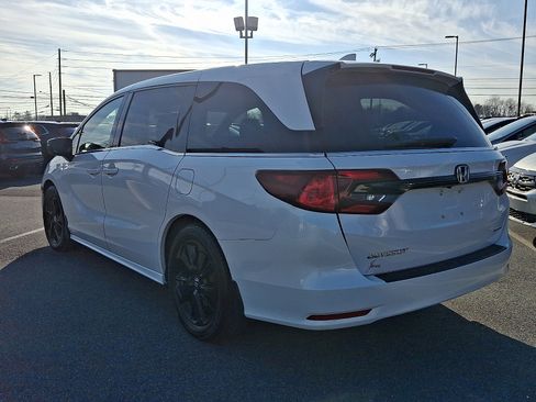 Certified 2023 Honda Odyssey Sport image 4