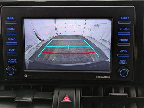 Used 2021 Toyota RAV4 LE image 9