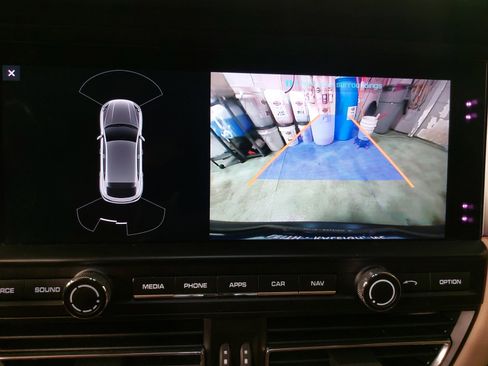 Used 2019 Porsche Macan AWD/4WD image 26