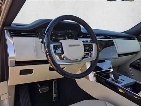 New 2026 Land Rover Range Rover SE image 3