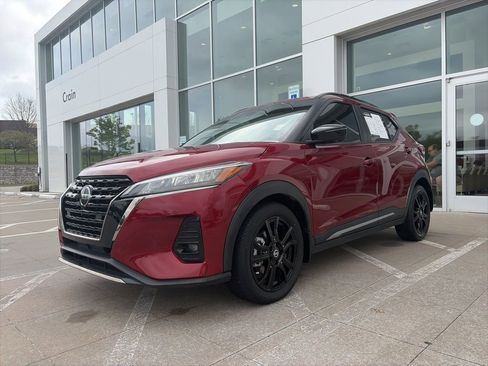 Used 2021 Nissan Kicks SR w/ SR Premium Package image 3