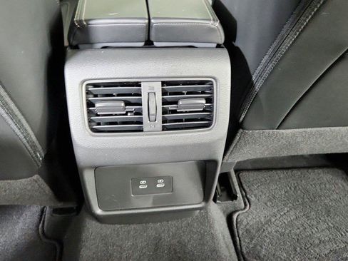 Used 2025 Nissan Rogue Platinum FWD image 23