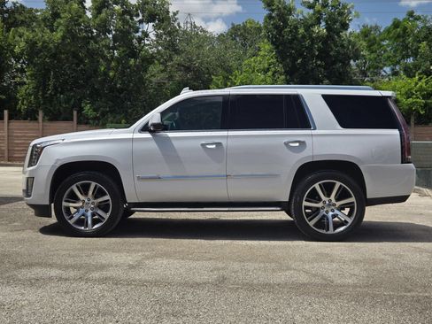 Used 2016 Cadillac Escalade Luxury AWD/4WD image 7