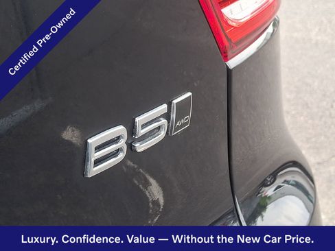 Used 2024 Volvo XC40 B5 Plus w/ Climate Package AWD/4WD image 5