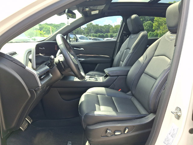Used 2024 Cadillac XT4 Sport AWD/4WD image 2