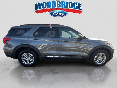 Used 2022 Ford Explorer XLT w/ Equipment Group 202A image 5