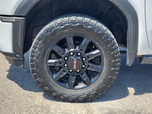 Used 2024 GMC Sierra 2500 AT4 w/ AT4 Premium Plus Package AWD/4WD image 10