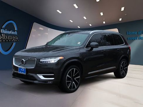 Used 2023 Volvo XC90 B6 Plus image 8