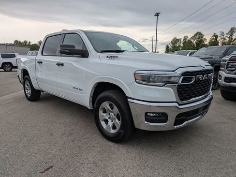 Used 2025 RAM 1500 Big Horn AWD/4WD image 2