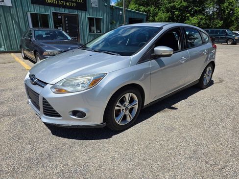 Used 2014 Ford Focus SE FWD image 3