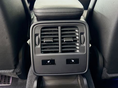 Used 2020 Porsche Taycan 4S w/ Premium Package image 27