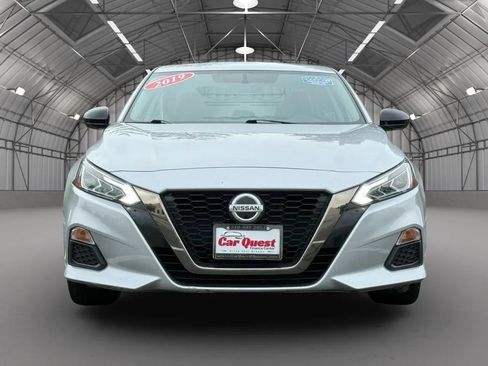 Used 2019 Nissan Altima 2.5 SR FWD image 2