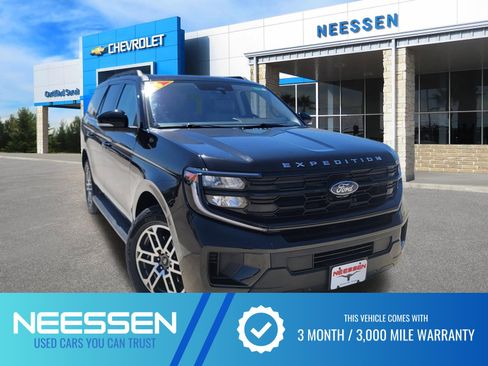 Used 2025 Ford Expedition Active image 1