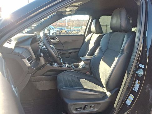 Used 2023 Mitsubishi Outlander SE Black Edition image 14