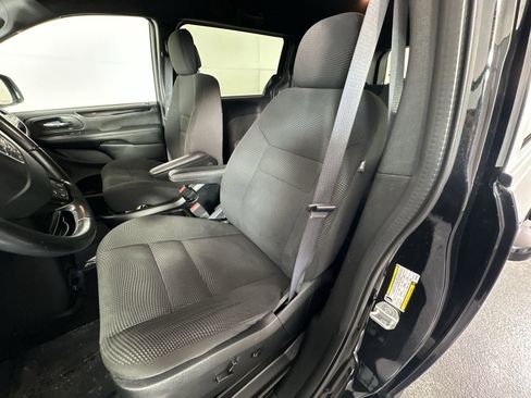 Used 2020 Dodge Grand Caravan SE image 15