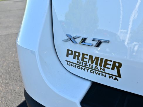 Used 2022 Ford Explorer XLT w/ Equipment Group 202A AWD/4WD image 10