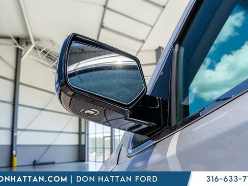 Used 2018 Chevrolet Tahoe Premier AWD/4WD image 40