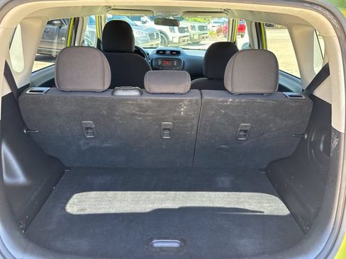 Used 2015 Kia Soul FWD image 15