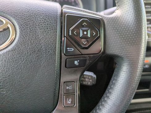 Used 2022 Toyota 4Runner TRD Off-Road AWD/4WD image 23
