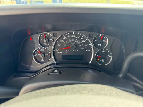 Used 2020 Chevrolet Express 2500 w/ Driver Convenience Package image 23