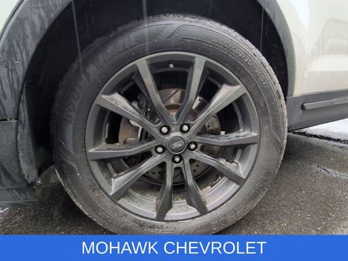 Used 2019 Ford Explorer XLT w/ Equipment Group 202A AWD/4WD image 34