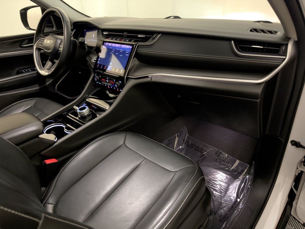 Used 2022 Jeep Grand Cherokee L Limited AWD/4WD image 31