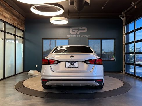 Used 2021 Nissan Altima 2.5 S w/ Driver Assist Package image 4