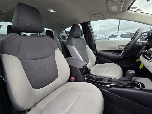 Used 2022 Toyota Corolla LE image 27