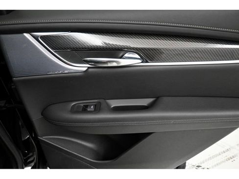 Certified 2023 Cadillac XT6 Premium Luxury AWD/4WD image 22