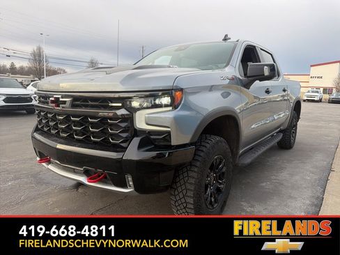 Used 2023 Chevrolet Silverado 1500 ZR2 image 2