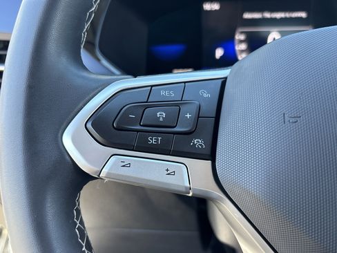 Used 2023 Volkswagen Taos SE image 25