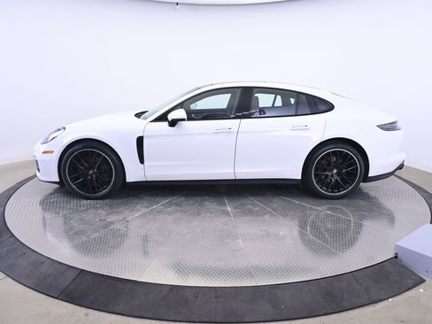 Certified 2023 Porsche Panamera 4 Platinum Edition AWD/4WD image 2