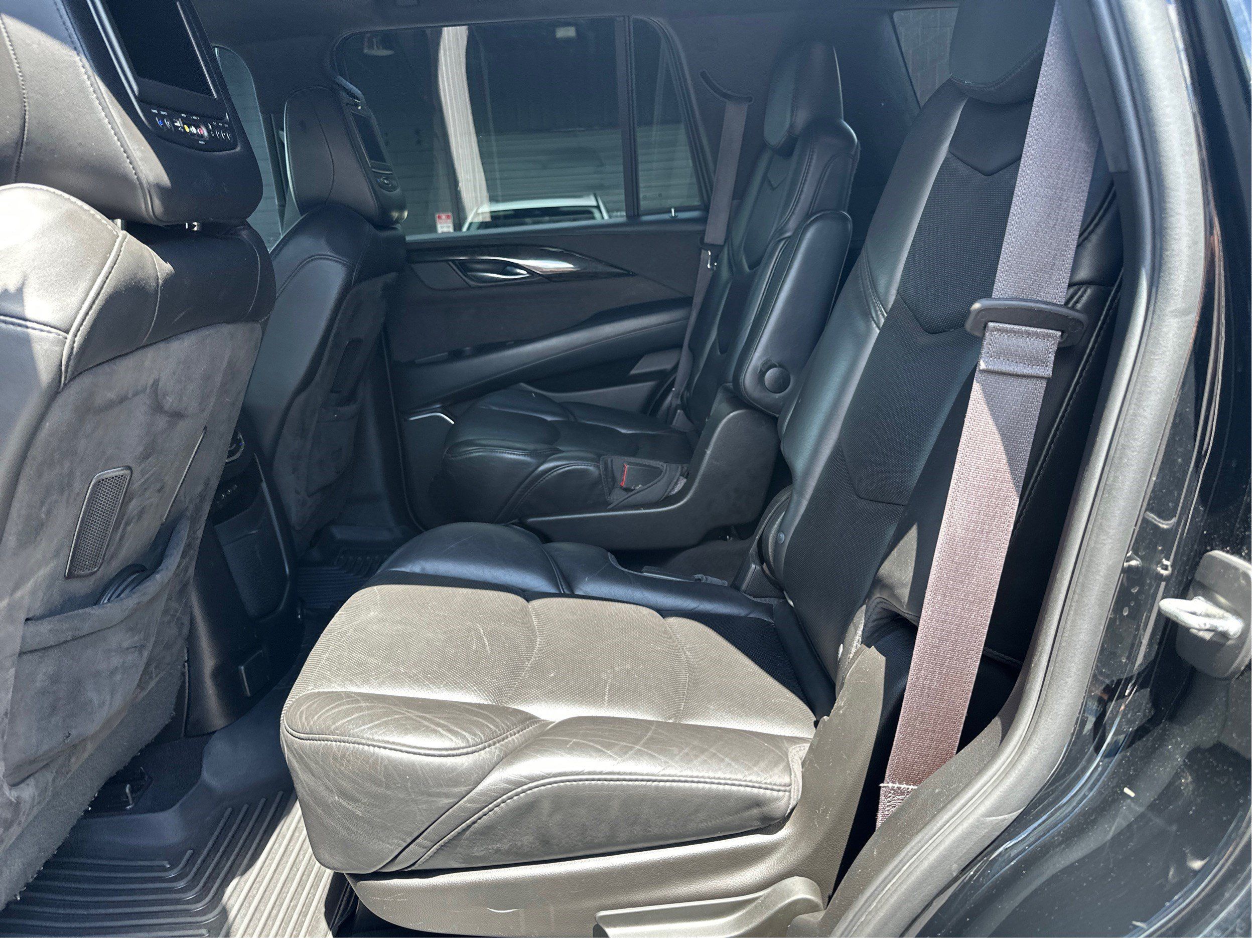 Used 2017 Cadillac Escalade Platinum AWD/4WD image 10