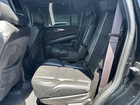 Used 2017 Cadillac Escalade Platinum AWD/4WD image 10